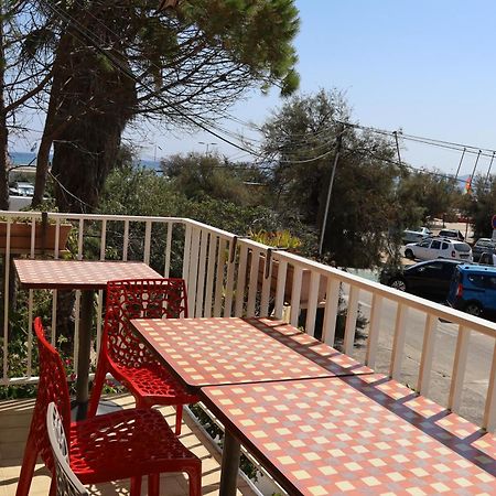 Appart Hyeres-Presqu'Ile De Giens-La Capte Екстериор снимка